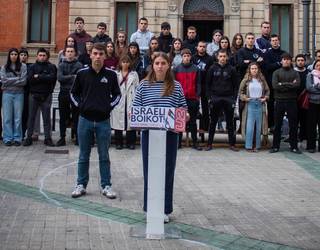Urriaren 2ko grebara deitu ditu estudianteak Buruntzaldeko Ikasle Abertzaleak-ek
