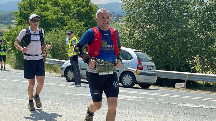 Euskal Herrian zein Kantabrian, herriko mendi korrikalariek ez dute atsedenik hartu