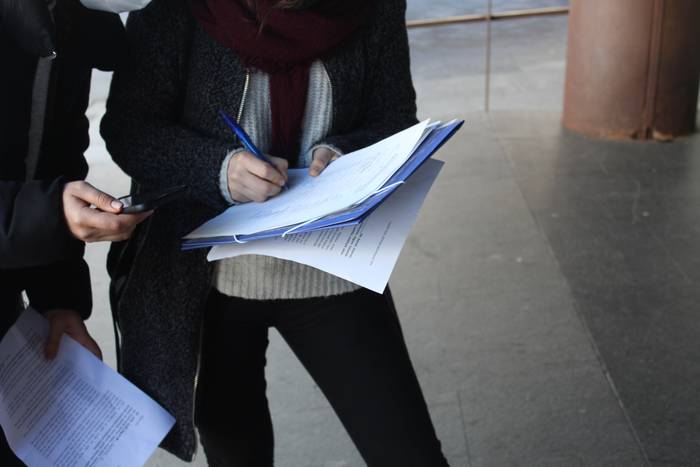 M-8: triki poteo informatiboa eta sinadura bilketa