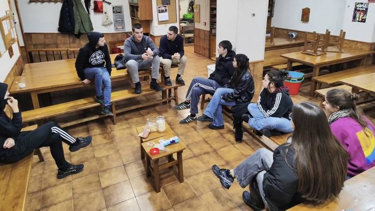 Okupazioaz eta espazio autogestionatuez aritu dira