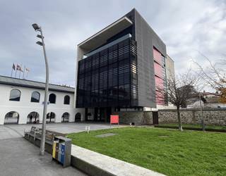 Herritarrengana gerturatu nahi dute administrazio elektronikoa