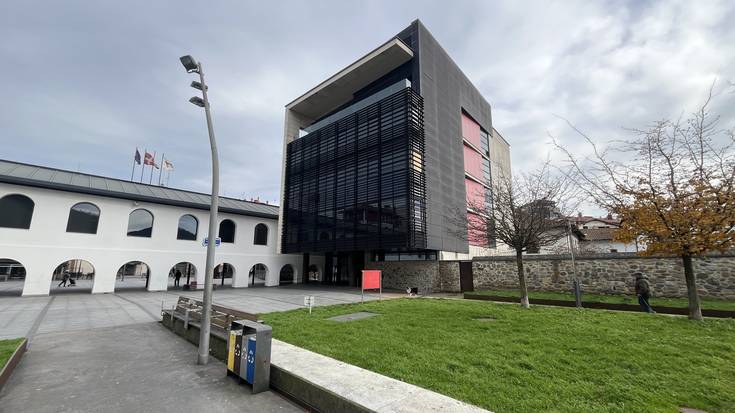 Herritarrengana gerturatu nahi dute administrazio elektronikoa