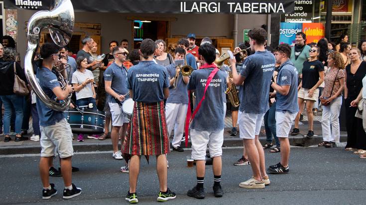 Arranopola txarangak 'Ilargia' abestia jo du
