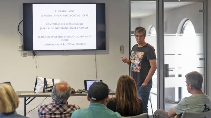 Lehendakariz aldatzeak EAJ alderdiaren barruan mugitu duena ikertu du