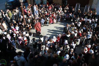 Santa Agedako kopla eta kantuek herria girotu zuten