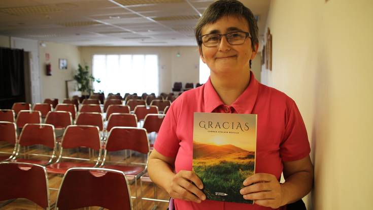 Carmen Atalaya Revilla herritarrak 'Gracias' liburua argitaratu du