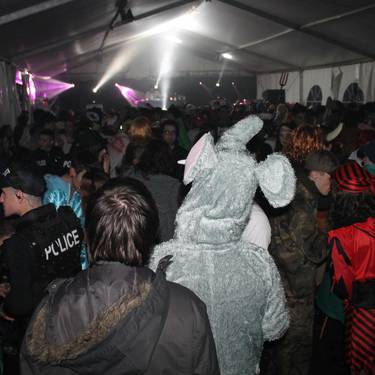 Inauteri larunbata: disko jaia