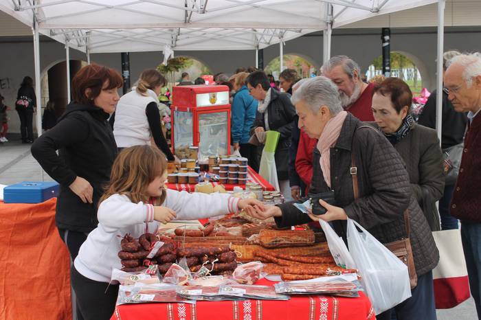 Garaian garaiko produktuak plazan 