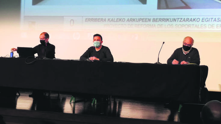 Erribera kaleko berrurbanizazio aurreproiektua aurkeztu die udalak bizilagunei