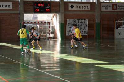 Areto-futboleko txapelketa herrikoia gaur hasiko da Michelingo gunean
