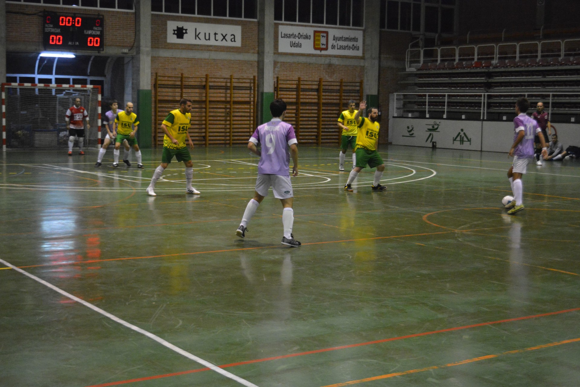 Areto futboleko herriko taldeek galdu egin dute etxez kanpo
