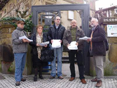 Bi mila helegitetik gora erraustegiaren aurka