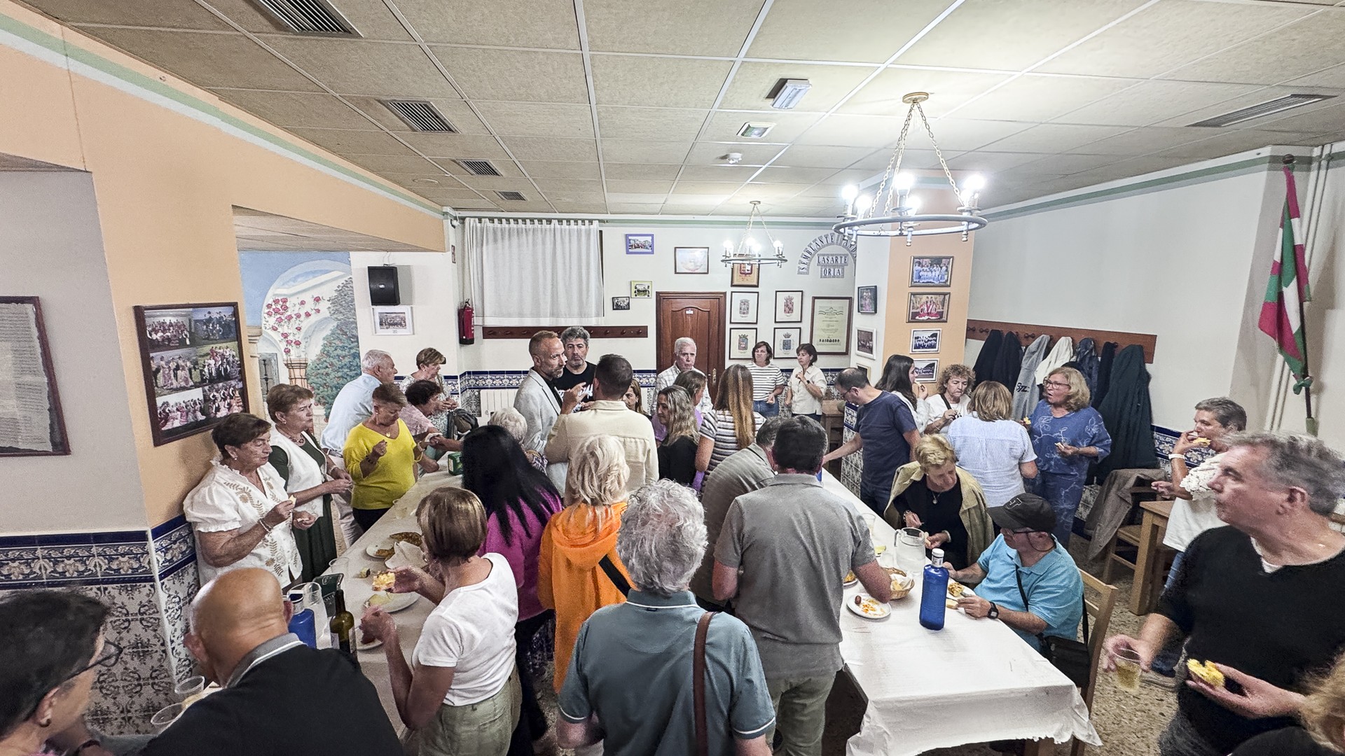 Edari eta pintxo artean ekin diote Aste Kulturalari