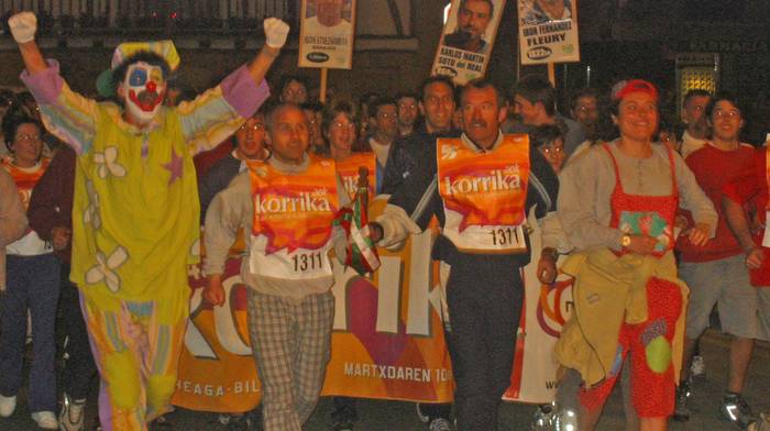 Urrutira begiratzen zekien "maratoilari nekaezina"