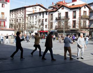 Plazadantzen zati bat