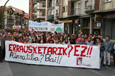 Materia organikoa biltzeko 30.000 sinadura behar dira