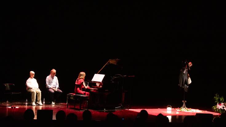 Pianoaren inguruan batu eta kontzertua eskaini dute