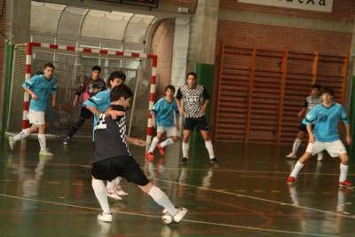 Areto futbol taldeak nahi eta ezin