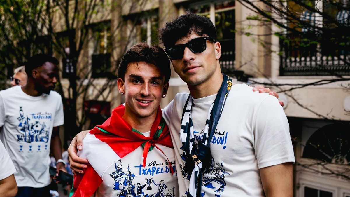 Jon Martin eta Lander Astiazaran herritarrei harrera, hilaren 30ean