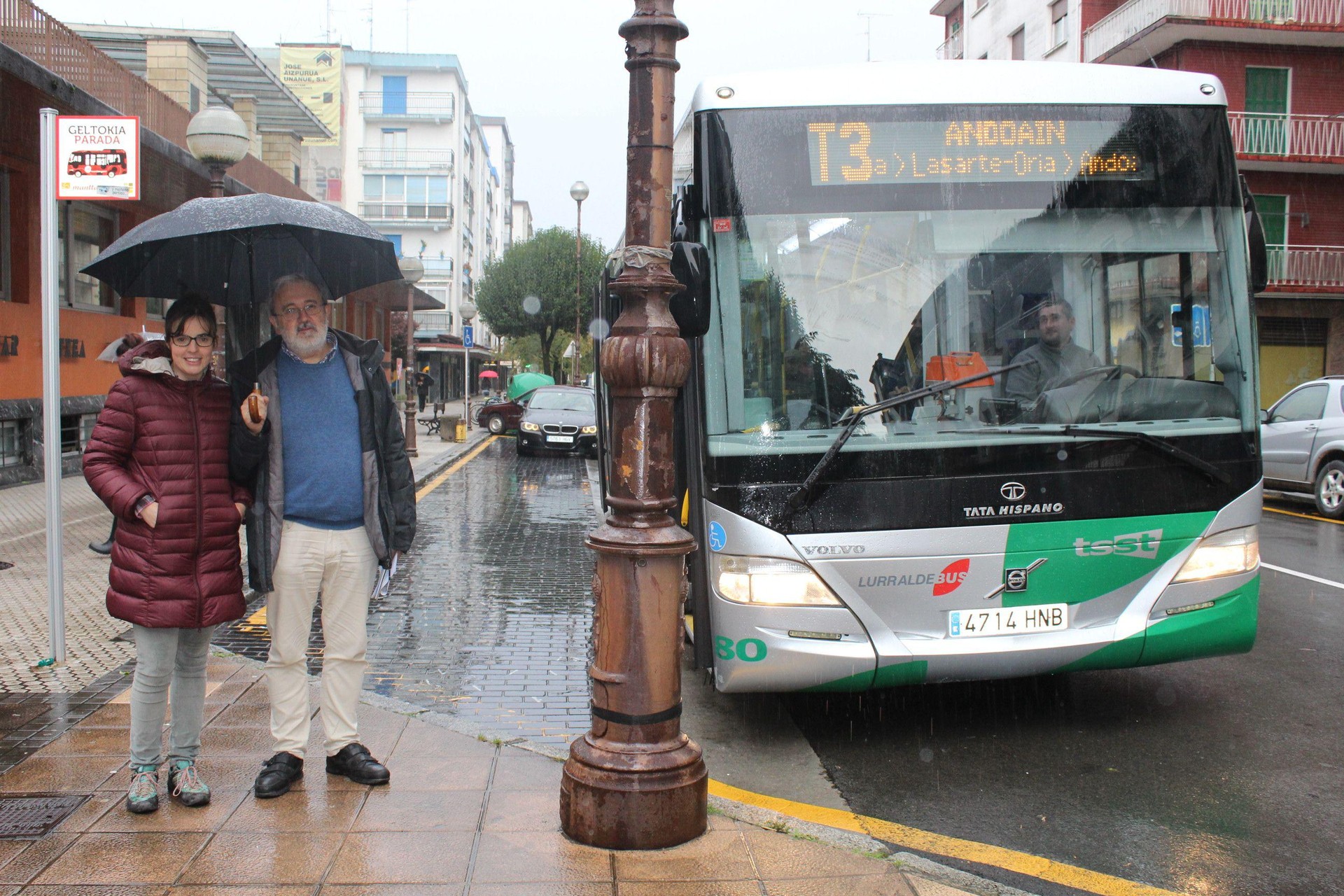 Parkeen mantentze lanak eta autobusak, batzarrera