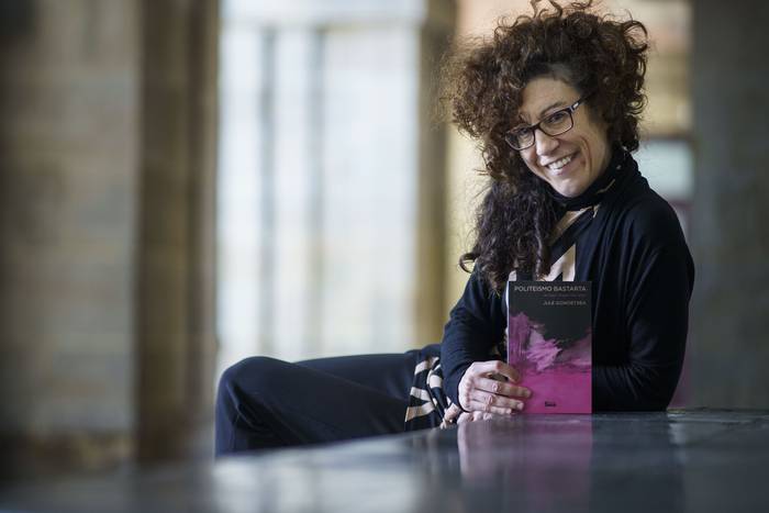 Solasaldi litrarioa: 'Politeismo bastarta'