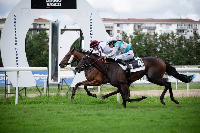 Rodriguez jockeyak eta Lopez entrenatzaileak, bina garaipen Hipodromoan