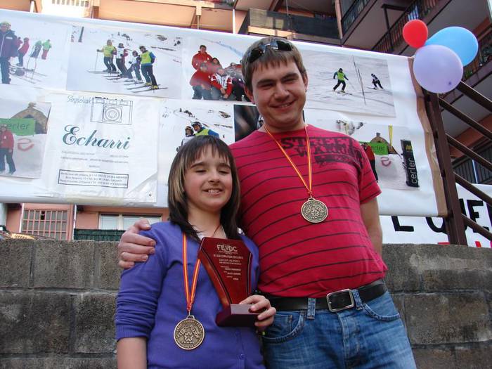 Enara Fernandezi omenaldi beroa