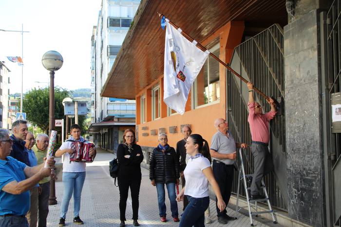 Adinekoak aintzatesteko egunak datoz