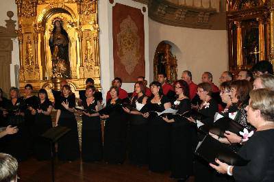 Herriko taldeen eskutik abestiak eta dantza
San Pedro jaien aurretik