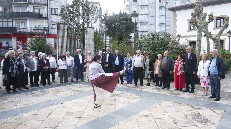 Urrezko ezteiak ospatuta amaitu dute Adinekoen Omenaldi Astea
