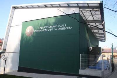 Padel pista eta rokodromoa zabalik