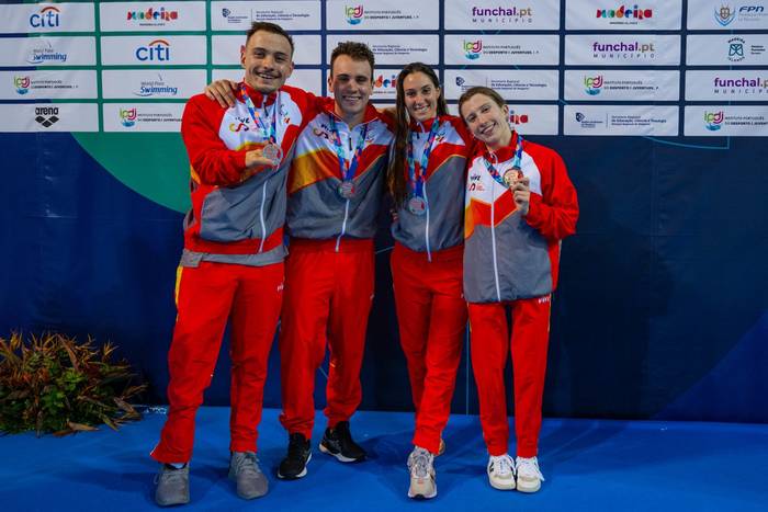 Europako txapelketari agur esateko, erreleboko brontzea