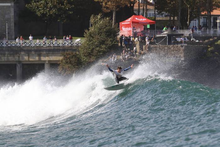 Hodei Murgiondo herritarra Euskadiko surflari onenen artean dago