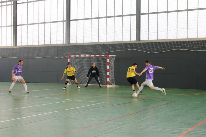 Herriko areto-futbol txapelketa gori-gori 