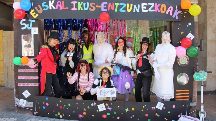 Inauteri larunbateko akelarrea girotuko dute