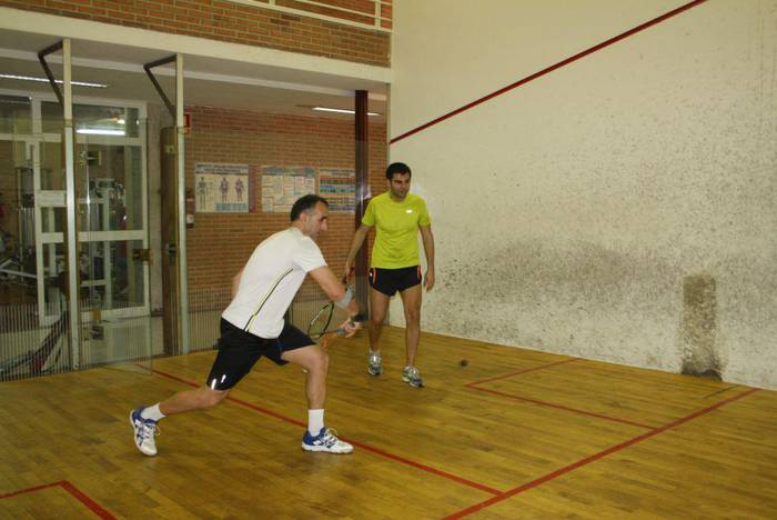 Squash txapelketa soziala hasi da