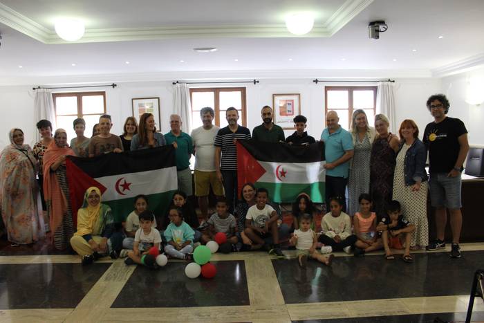 Haur sahararrei harrera egin die udalak