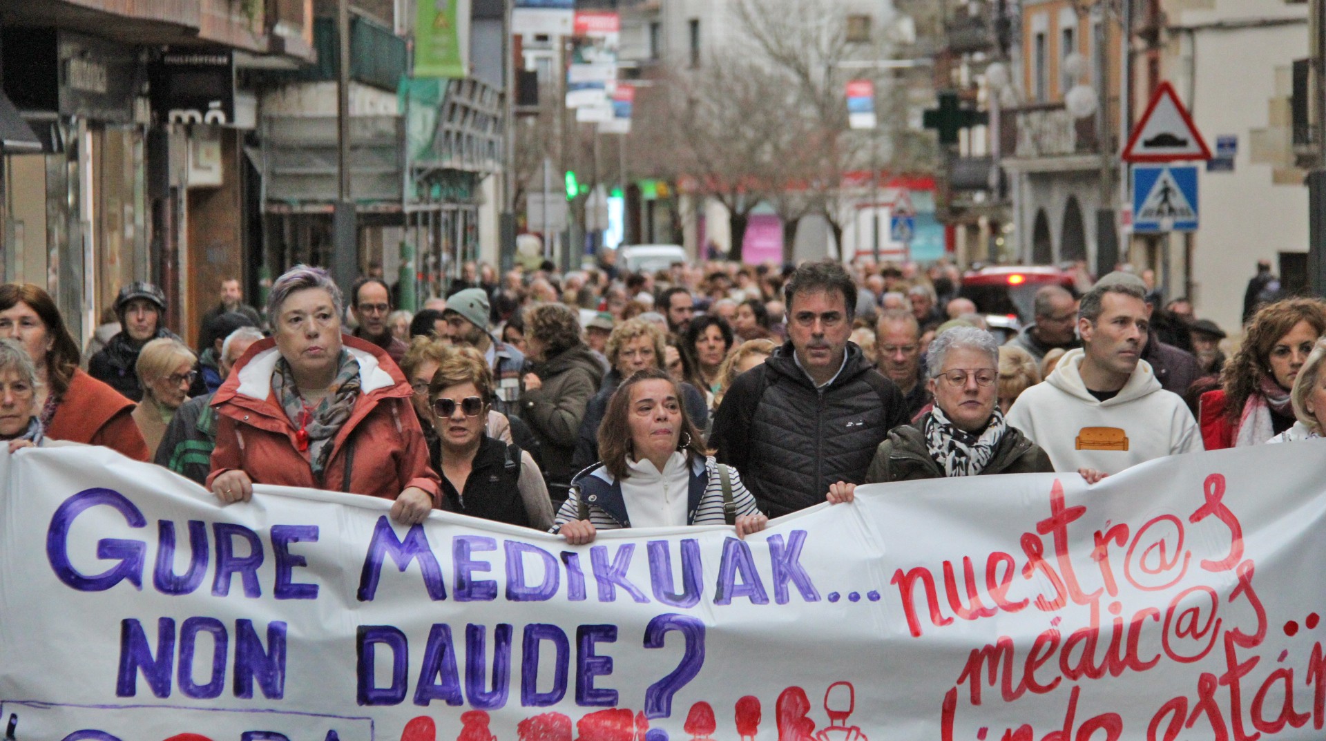 "Borrokan jarraitzeko are indar gehiago emango digu txupinazoa botatzeak"