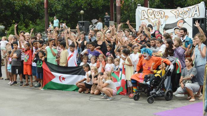 Haur sahararrei etxeko ateak irekitzeko deia egin dute