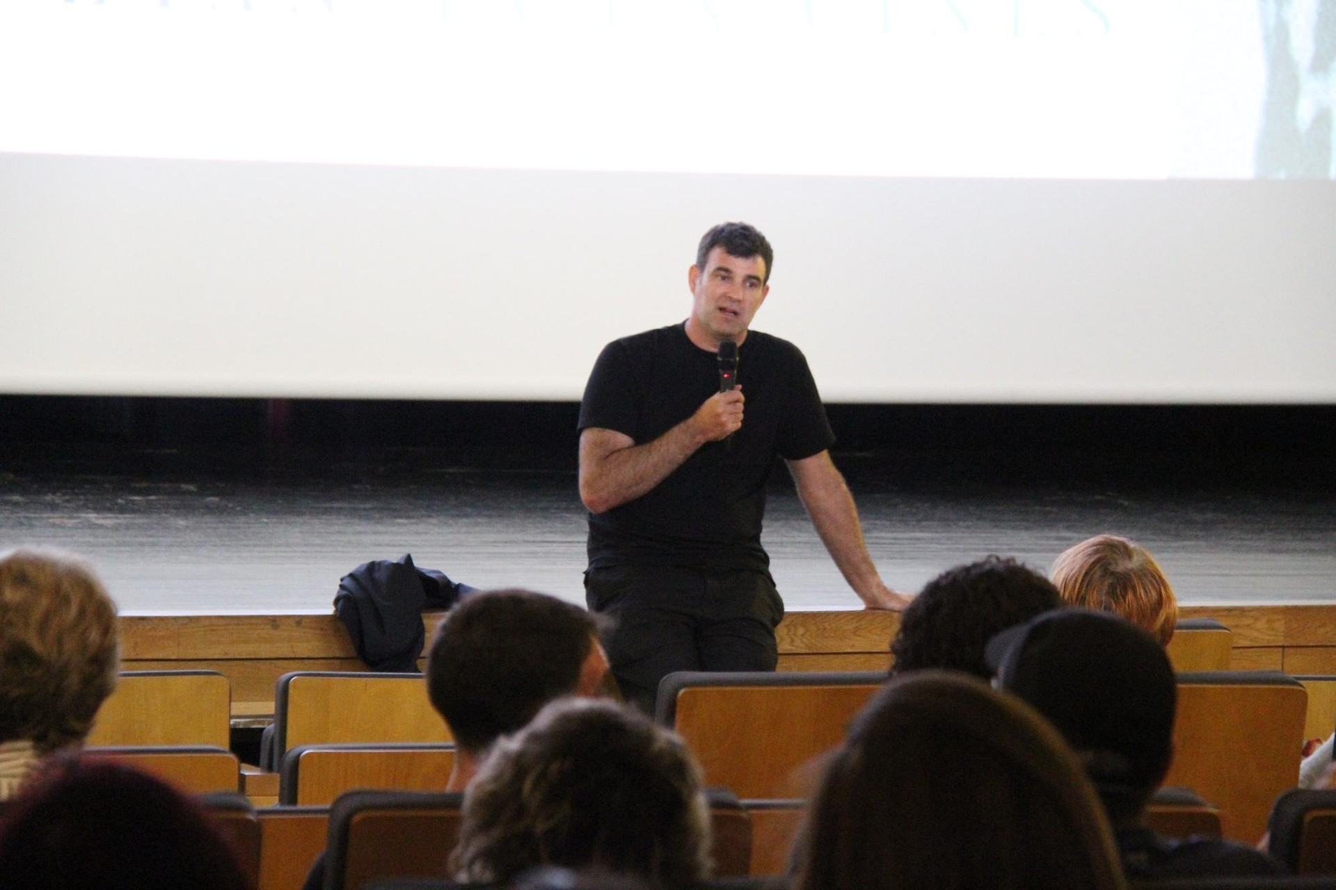 Asier Urbieta: "Eta zuek, ibaira jauzi egingo zenukete?"