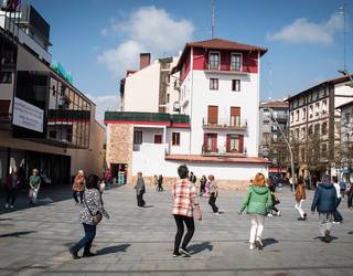 'Axuri beltza' dantzatu dute