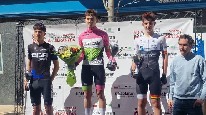 Xabat Martin, podiumeko gorenean Lizarran