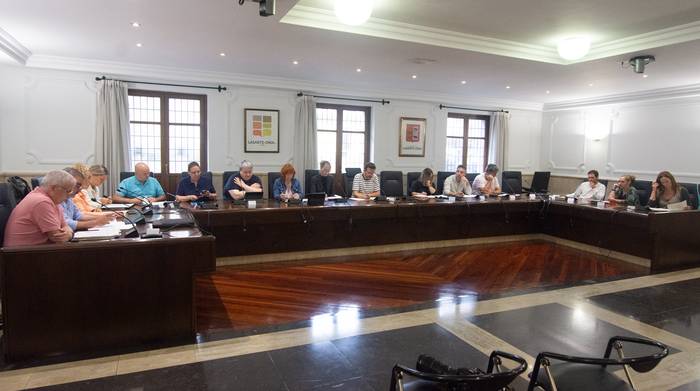 Sozialistek eta jeltzaleek elkarrekin gobernatuko dutela berretsi dute udalbatzarrean