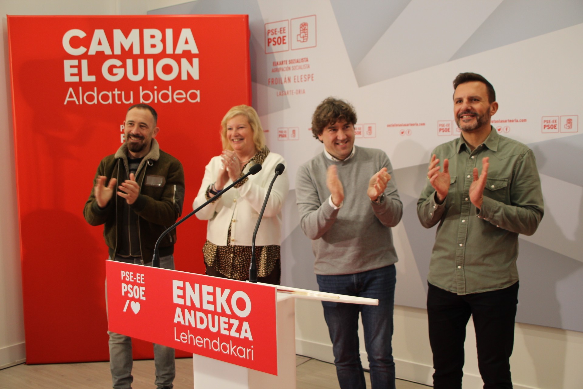 Ekitaldi politikoa egin du PSE-EEk herriko etxean