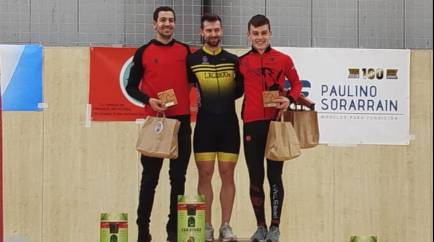 Ximon Villalobos, Irristaka sarian hirugarren