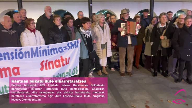 Elkarretaratzea kantuan amaitu dute