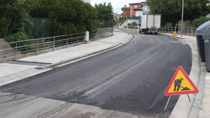 Asfaltatze lanak egiten ari da udala