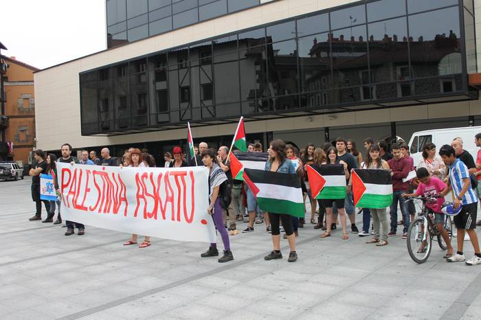 Elkarretaratzea Palestinako herriaren alde