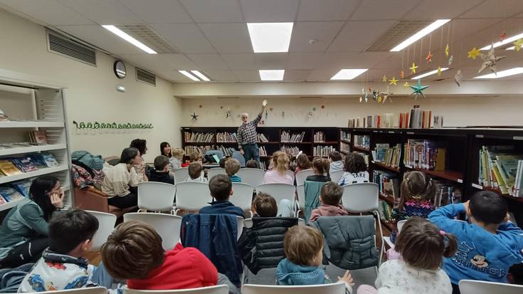 Juan Kruz Igerabideren kontakizunak entzutera etorri dira, Zubietatik