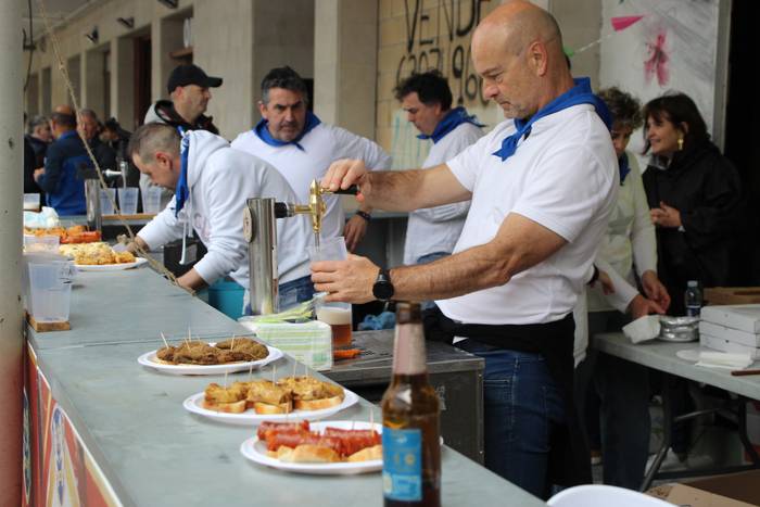 ILBEren Udaberriko Festa: Yon Pavon Cocktail Events-ekoen barra